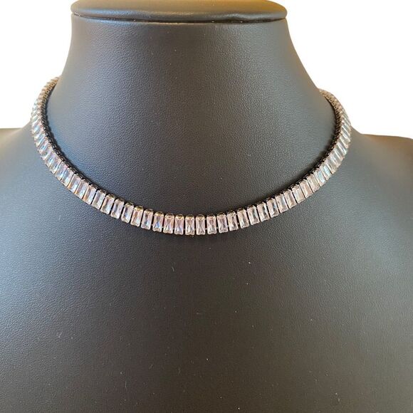 Striking Zirconia & Gun Metal Gray Choker. - Picture 2 of 7